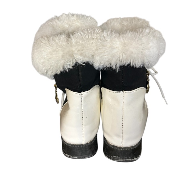 Stylish Women's Black and White Fur-Lined Boots - Picture 6 of 12